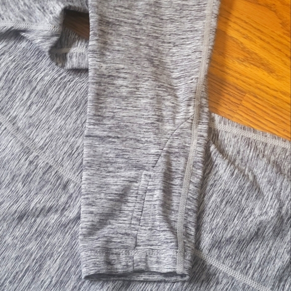 Athletic Works Women's XL Stretch Grey Long Sleeve Shirt - Comfortable - Picture 7 of 7